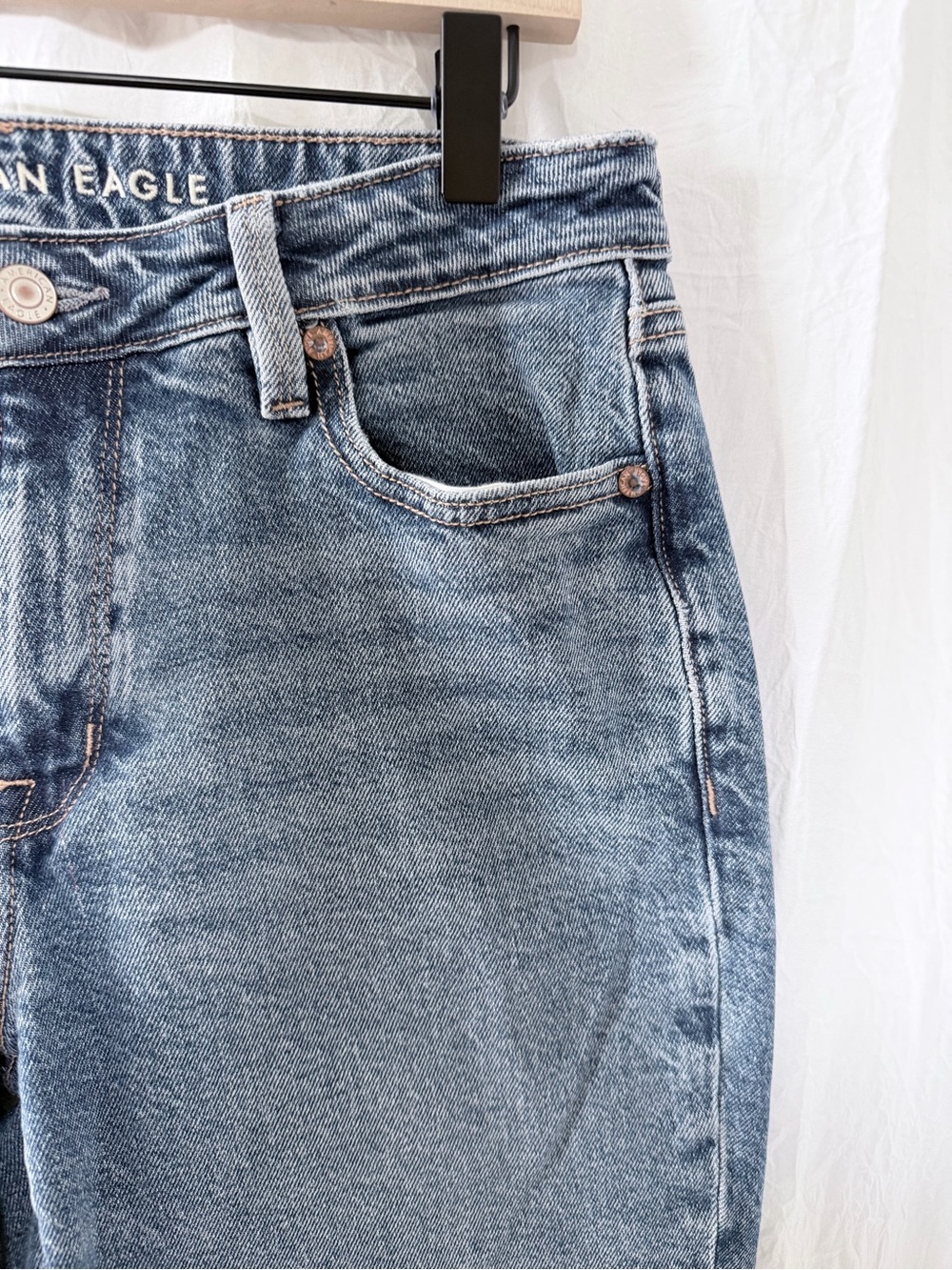 American Eagle Outfitters Medium Wash Skinny Jeans - Picture 4 of 11